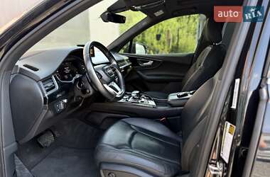Внедорожник / Кроссовер Audi Q7 2017 в 