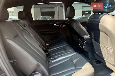 Внедорожник / Кроссовер Audi Q7 2017 в 