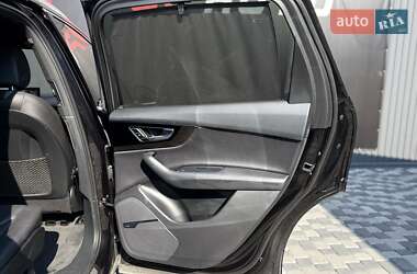 Внедорожник / Кроссовер Audi Q7 2017 в 