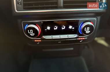 Внедорожник / Кроссовер Audi Q7 2017 в 