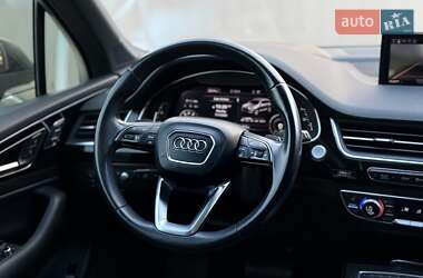 Внедорожник / Кроссовер Audi Q7 2017 в 