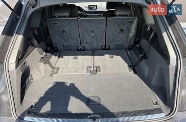 Внедорожник / Кроссовер Audi Q7 2017 в 