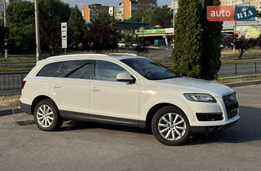 Внедорожник / Кроссовер Audi Q7 2012 в 