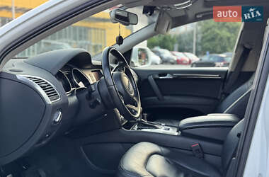 Внедорожник / Кроссовер Audi Q7 2012 в 