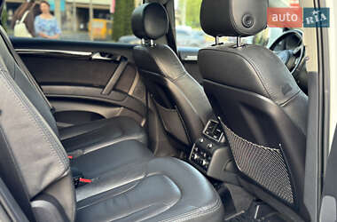 Внедорожник / Кроссовер Audi Q7 2012 в 