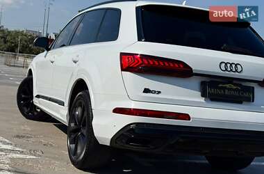 Внедорожник / Кроссовер Audi Q7 2021 в 