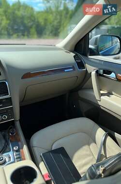 Внедорожник / Кроссовер Audi Q7 2014 в 