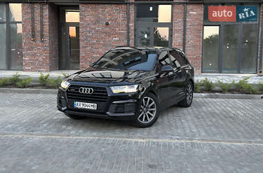 Позашляховик / Кросовер Audi Q7 2017 в 