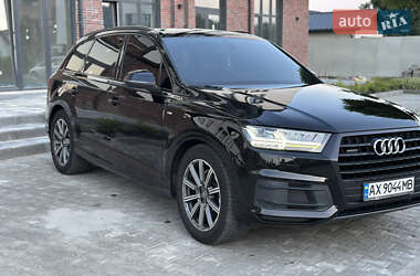 Позашляховик / Кросовер Audi Q7 2017 в 