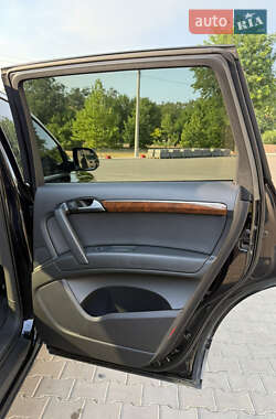 Позашляховик / Кросовер Audi Q7 2013 в 