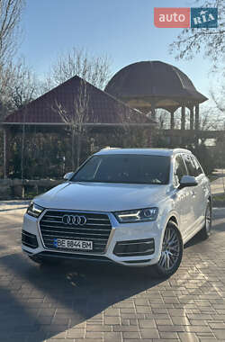 Позашляховик / Кросовер Audi Q7 2015 в Миколаєві