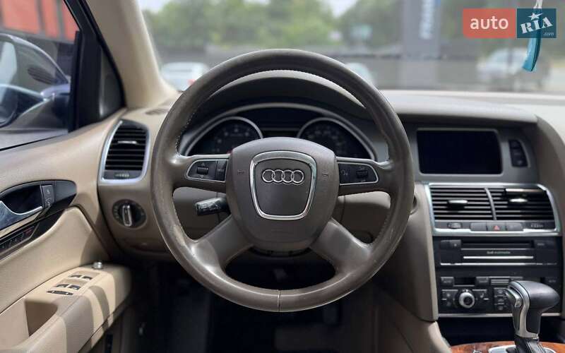 Внедорожник / Кроссовер Audi Q7 2010 в Черновцах