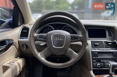 Позашляховик / Кросовер Audi Q7 2010 в 