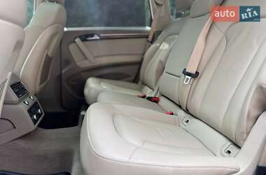 Позашляховик / Кросовер Audi Q7 2010 в 