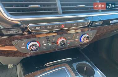 Внедорожник / Кроссовер Audi Q7 2017 в 
