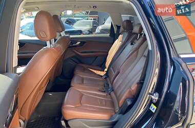 Внедорожник / Кроссовер Audi Q7 2017 в 