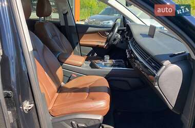 Внедорожник / Кроссовер Audi Q7 2017 в 