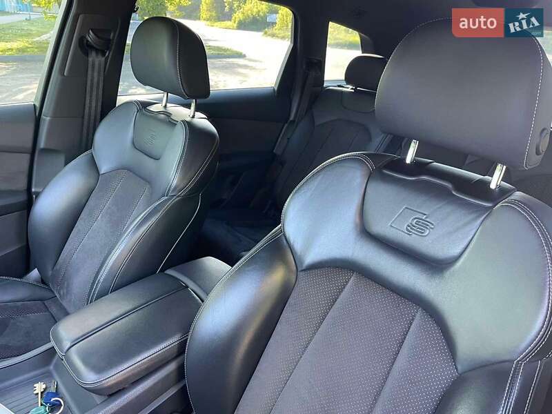 Внедорожник / Кроссовер Audi Q7 2017 в Полтаве