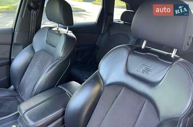 Позашляховик / Кросовер Audi Q7 2017 в 