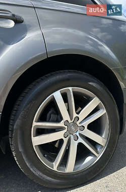 Внедорожник / Кроссовер Audi Q7 2011 в 