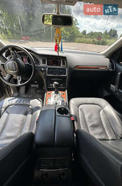 Внедорожник / Кроссовер Audi Q7 2011 в 