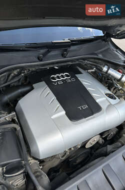 Внедорожник / Кроссовер Audi Q7 2011 в 