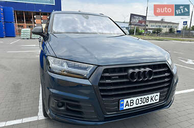 Позашляховик / Кросовер Audi Q7 2018 в 