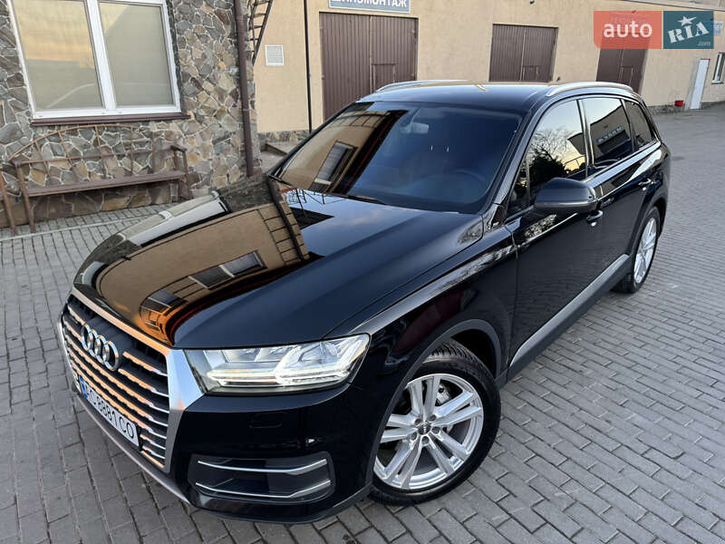 Позашляховик / Кросовер Audi Q7 2015 в Володимирі