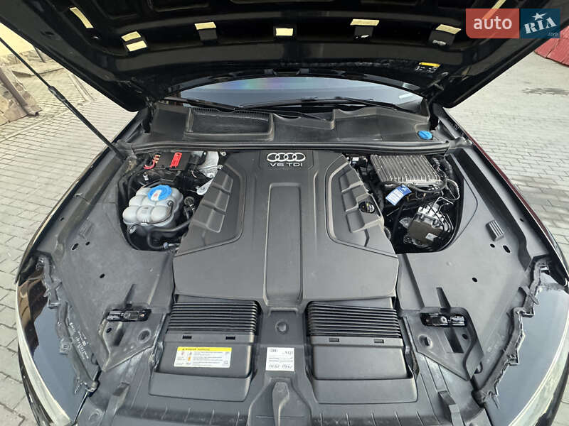 Позашляховик / Кросовер Audi Q7 2015 в Володимирі