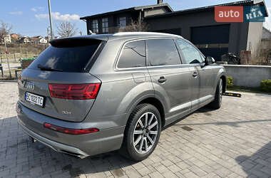Позашляховик / Кросовер Audi Q7 2017 в 