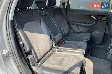 Позашляховик / Кросовер Audi Q7 2015 в 