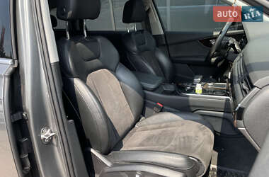 Позашляховик / Кросовер Audi Q7 2015 в 