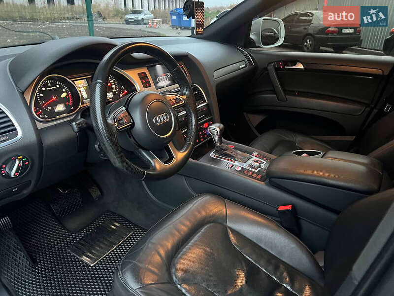 Внедорожник / Кроссовер Audi Q7 2013 в 