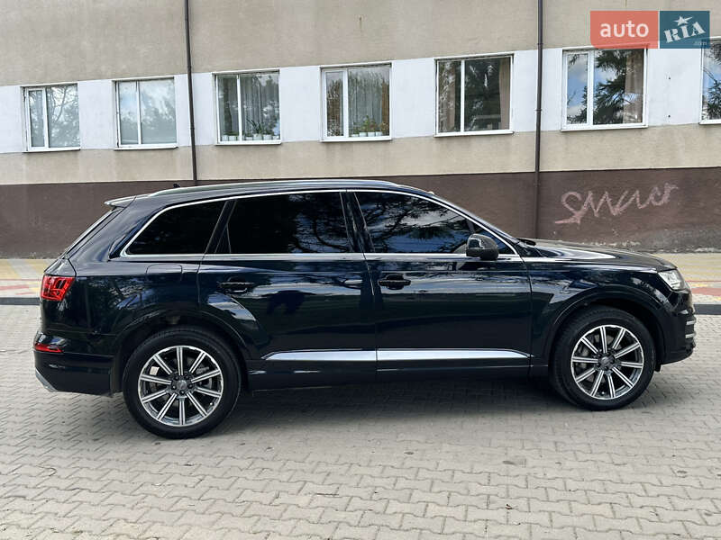 Позашляховик / Кросовер Audi Q7 2016 в Звягелі