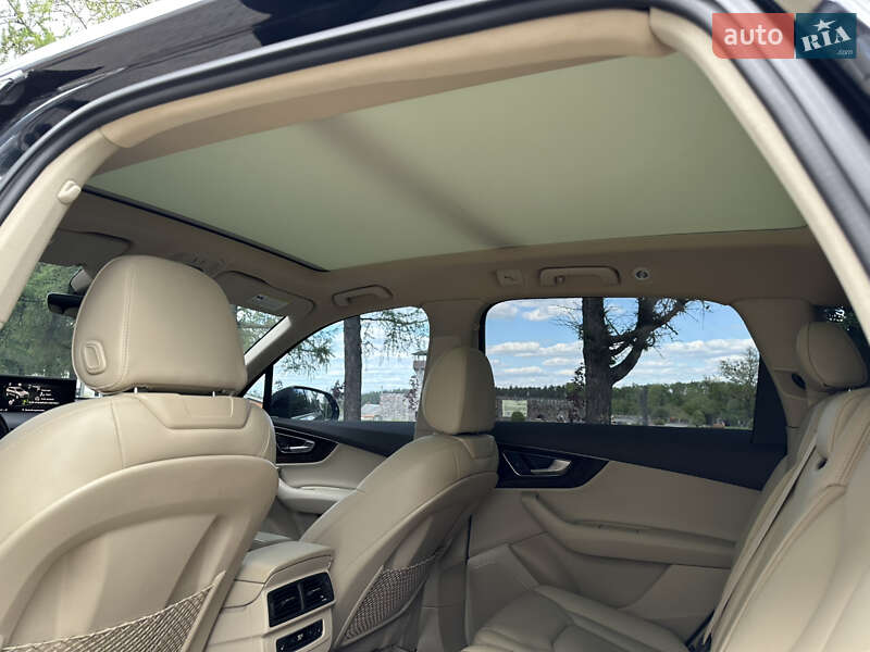 Позашляховик / Кросовер Audi Q7 2016 в Звягелі