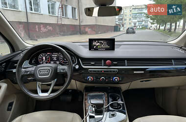 Внедорожник / Кроссовер Audi Q7 2016 в 