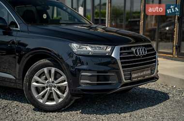 Позашляховик / Кросовер Audi Q7 2017 в 