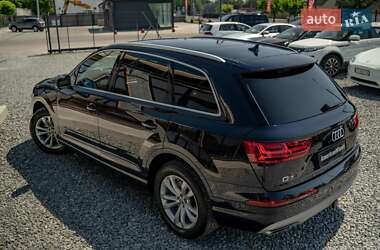 Позашляховик / Кросовер Audi Q7 2017 в 