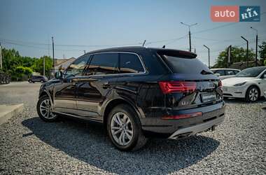 Позашляховик / Кросовер Audi Q7 2017 в 