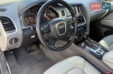 Позашляховик / Кросовер Audi Q7 2011 в 