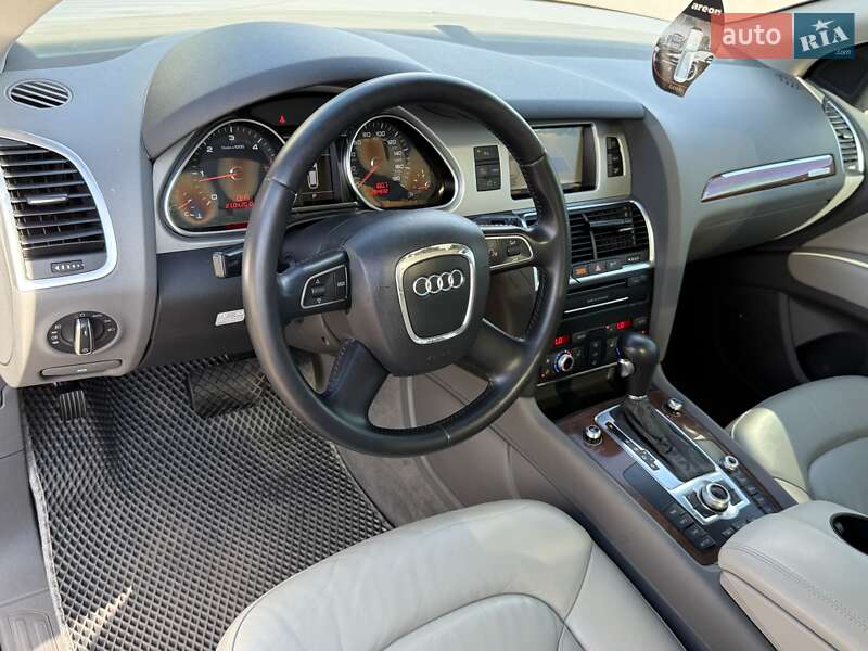 Внедорожник / Кроссовер Audi Q7 2011 в Киеве