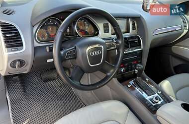 Позашляховик / Кросовер Audi Q7 2011 в 