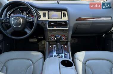 Позашляховик / Кросовер Audi Q7 2011 в 