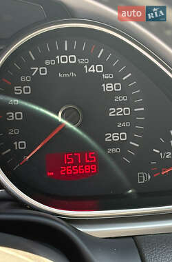 Позашляховик / Кросовер Audi Q7 2010 в 