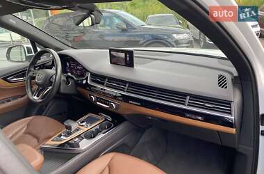 Позашляховик / Кросовер Audi Q7 2016 в 