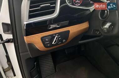 Позашляховик / Кросовер Audi Q7 2016 в 