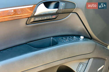 Внедорожник / Кроссовер Audi Q7 2012 в 