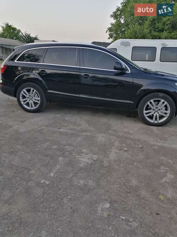 Позашляховик / Кросовер Audi Q7 2006 в Гайсину