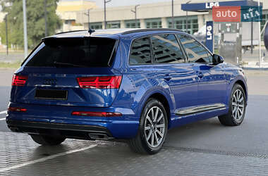 Позашляховик / Кросовер Audi Q7 2016 в 