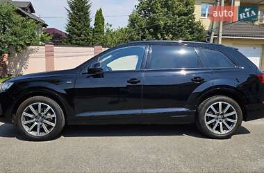 Позашляховик / Кросовер Audi Q7 2016 в 